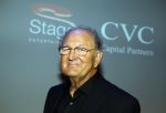 Amsterdam 19 juni 2015
Joop v d Ende geeft persconferentie dat hij 60% van Stage entertainment heeft verkocht aan CVC Capital. Jannine v d Ende is natuurlijk aanwezig.