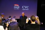 Amsterdam 19 juni 2015
Joop v d Ende geeft persconferentie dat hij 60% van Stage entertainment heeft verkocht aan CVC Capital. Jannine v d Ende is natuurlijk aanwezig.