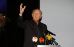 Amsterdam 19 juni 2015
Joop v d Ende geeft persconferentie dat hij 60% van Stage entertainment heeft verkocht aan CVC Capital. Jannine v d Ende is natuurlijk aanwezig.