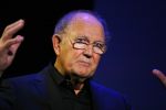 Amsterdam 19 juni 2015
Joop v d Ende geeft persconferentie dat hij 60% van Stage entertainment heeft verkocht aan CVC Capital. Jannine v d Ende is natuurlijk aanwezig.
