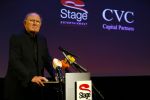 Amsterdam 19 juni 2015
Joop v d Ende geeft persconferentie dat hij 60% van Stage entertainment heeft verkocht aan CVC Capital. Jannine v d Ende is natuurlijk aanwezig.
