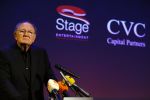 Amsterdam 19 juni 2015
Joop v d Ende geeft persconferentie dat hij 60% van Stage entertainment heeft verkocht aan CVC Capital. Jannine v d Ende is natuurlijk aanwezig.