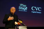Amsterdam 19 juni 2015
Joop v d Ende geeft persconferentie dat hij 60% van Stage entertainment heeft verkocht aan CVC Capital. Jannine v d Ende is natuurlijk aanwezig.