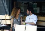 Amsterdam 2 juli 2015
Katja Schuurman met haar nieuwe vriend Freek v Noortwijk bij het restaurant waar hij werkt.