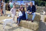 Amsterdam 10 juni 2015
Premiere Apenstreken bij kinderboederij in amsterdamse bos met oa Yvon Jaspers en Kim Lian v d Meij. Kim Lian v d Meij met man Daniel en kinderen