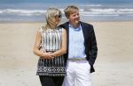 Wassenaar 10 juli 2015
Fotouurtje met Koningin Maxima Koning Willem Alexander en de prinsesjes Amalia Alexia en Ariane op het strand van Wassenaar.