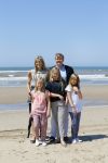 Wassenaar 10 juli 2015
Fotouurtje met Koningin Maxima Koning Willem Alexander en de prinsesjes Amalia Alexia en Ariane op het strand van Wassenaar.
