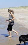 Wassenaar 10 juli 2015
Fotouurtje met Koningin Maxima Koning Willem Alexander en de prinsesjes Amalia Alexia en Ariane op het strand van Wassenaar.