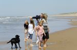 Wassenaar 10 juli 2015
Fotouurtje met Koningin Maxima Koning Willem Alexander en de prinsesjes Amalia Alexia en Ariane op het strand van Wassenaar.