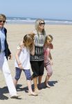 Wassenaar 10 juli 2015
Fotouurtje met Koningin Maxima Koning Willem Alexander en de prinsesjes Amalia Alexia en Ariane op het strand van Wassenaar.