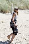 Wassenaar 10 juli 2015
Fotouurtje met Koningin Maxima Koning Willem Alexander en de prinsesjes Amalia Alexia en Ariane op het strand van Wassenaar.