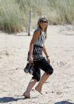 Wassenaar 10 juli 2015
Fotouurtje met Koningin Maxima Koning Willem Alexander en de prinsesjes Amalia Alexia en Ariane op het strand van Wassenaar.