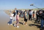 Wassenaar 10 juli 2015
Fotouurtje met Koningin Maxima Koning Willem Alexander en de prinsesjes Amalia Alexia en Ariane op het strand van Wassenaar.
