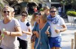 ibiza 24 juli 2015
Marco Borsato met Leontine Luca (met vriendin) Jada en Senna op vakantie.
Ze gingen lunchen met John Ewbank en zijn vriendin Kelly Weekers.