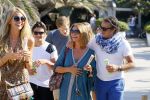 ibiza 24 juli 2015
Marco Borsato met Leontine Luca (met vriendin) Jada en Senna op vakantie.
Ze gingen lunchen met John Ewbank en zijn vriendin Kelly Weekers.