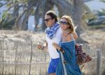 ibiza 24 juli 2015
Marco Borsato met Leontine Luca (met vriendin) Jada en Senna op vakantie.
Ze gingen lunchen met John Ewbank en zijn vriendin Kelly Weekers.