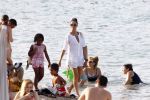 ibiza 5 augustus 2015
Lilly Becker en haar zoon en de zonen van Boris Becker op het strand van Cala Bassa