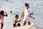ibiza 5 augustus 2015
Lilly Becker en haar zoon en de zonen van Boris Becker op het strand van Cala Bassa