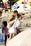 ibiza 5 augustus 2015
Lilly Becker en haar zoon en de zonen van Boris Becker op het strand van Cala Bassa