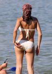 ibiza 28 juli 2015
Estelle Cruijff Joelle Gullit Lilly Becker met zoon Amadues Becker en een zoon uit een eerder huwelijk van Boris op het strand van Talamanca.