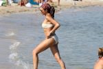 ibiza 28 juli 2015
Estelle Cruijff Joelle Gullit Lilly Becker met zoon Amadues Becker en een zoon uit een eerder huwelijk van Boris op het strand van Talamanca.