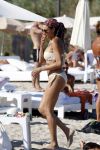 ibiza 28 juli 2015
Estelle Cruijff Joelle Gullit Lilly Becker met zoon Amadues Becker en een zoon uit een eerder huwelijk van Boris op het strand van Talamanca.