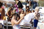 ibiza 28 juli 2015
Estelle Cruijff Joelle Gullit Lilly Becker met zoon Amadues Becker en een zoon uit een eerder huwelijk van Boris op het strand van Talamanca.