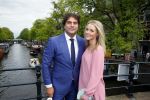 Amsterdam 20 juni 2015 
Trouwen Kimberley Klaver en Bas Schothorst in de Duif in Amsterdam. Liza Sips met vriend  Ralph Mannheim