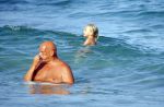 ibiza 29 juli 2015
Wendy v Dijk met Sem Lizzy haar moeder en man Erland Galjaard en zijn kinderen uit eerste huwelijk op strand van Coco beach. Herman den Blijker zijn zoon en vrouw alsmede John Ewbank dochter Day en Kelly Weekers zijn ook aanwezig