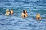 ibiza 29 juli 2015
Wendy v Dijk met Sem Lizzy haar moeder en man Erland Galjaard en zijn kinderen uit eerste huwelijk op strand van Coco beach. Herman den Blijker zijn zoon en vrouw alsmede John Ewbank dochter Day en Kelly Weekers zijn ook aanwezig
