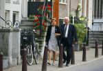 Amsterdam 10 augustus 2015     
Joop Daalmeijer en Maartje v Weegen wachten op de tram.