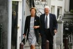 Amsterdam 10 augustus 2015     
Joop Daalmeijer en Maartje v Weegen wachten op de tram.