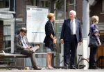 Amsterdam 10 augustus 2015     
Joop Daalmeijer en Maartje v Weegen wachten op de tram.