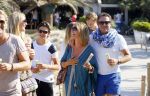 ibiza 24 juli 2015
Marco Borsato met Leontine Luca (met vriendin) Jada en Senna op vakantie.
Ze gingen lunchen met John Ewbank en zijn vriendin Kelly Weekers.
