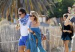 ibiza 24 juli 2015
Marco Borsato met Leontine Luca (met vriendin) Jada en Senna op vakantie.
Ze gingen lunchen met John Ewbank en zijn vriendin Kelly Weekers.