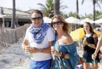 ibiza 24 juli 2015
Marco Borsato met Leontine Luca (met vriendin) Jada en Senna op vakantie.
Ze gingen lunchen met John Ewbank en zijn vriendin Kelly Weekers.