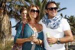 ibiza 24 juli 2015
Marco Borsato met Leontine Luca (met vriendin) Jada en Senna op vakantie.
Ze gingen lunchen met John Ewbank en zijn vriendin Kelly Weekers.
