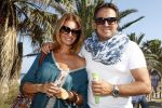 ibiza 24 juli 2015
Marco Borsato met Leontine Luca (met vriendin) Jada en Senna op vakantie.
Ze gingen lunchen met John Ewbank en zijn vriendin Kelly Weekers.