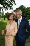 Haarzuilens 17 juni 2015
Haringparty op kasteel de Haar. Marijke Helwegen met man