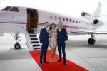 Schiphol OOst 18 juni 2015
Presentatie cast the bodyguard met in de hoofdrollen Romy Monteiro Carolina Dijkhuizen Mark v Eeuwen en Dave Mantel. Albert Verlinde is de producent namens Stage entertainment.
Ze arriveren in het nieuwe prive vliegtuig van John de Mol op schiphol OOst