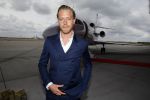 Schiphol OOst 18 juni 2015
Presentatie cast the bodyguard met in de hoofdrollen Romy Monteiro Carolina Dijkhuizen Mark v Eeuwen en Dave Mantel. Albert Verlinde is de producent namens Stage entertainment.
Ze arriveren in het nieuwe prive vliegtuig van John de Mol op schiphol OOst