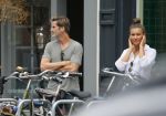 Amsterdam 14 augustus 2015  
Mark v d Loo op straat bij cold pressed juicery