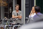 Amsterdam 14 augustus 2015  
Mark v d Loo op straat bij cold pressed juicery