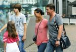 Amsterdam 5 juli 2015
Martijn Krabbe en zijn vriendin Noi Pakon gaan met kinderen naar de bioscoop.