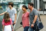 Amsterdam 5 juli 2015
Martijn Krabbe en zijn vriendin Noi Pakon gaan met kinderen naar de bioscoop.