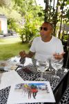 ibiza 7 augustus 2015
Maurice Mobetie (Momo) de ex vriend van Sylvie Meis wordt geintervieuwd voor het duitse blad Gala in zijn club Cavalli ibiza