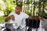 ibiza 7 augustus 2015
Maurice Mobetie (Momo) de ex vriend van Sylvie Meis wordt geintervieuwd voor het duitse blad Gala in zijn club Cavalli ibiza