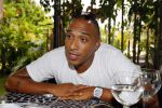 ibiza 7 augustus 2015
Maurice Mobetie (Momo) de ex vriend van Sylvie Meis wordt geintervieuwd voor het duitse blad Gala in zijn club Cavalli ibiza