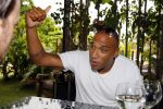 ibiza 7 augustus 2015
Maurice Mobetie (Momo) de ex vriend van Sylvie Meis wordt geintervieuwd voor het duitse blad Gala in zijn club Cavalli ibiza