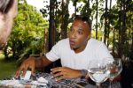 ibiza 7 augustus 2015
Maurice Mobetie (Momo) de ex vriend van Sylvie Meis wordt geintervieuwd voor het duitse blad Gala in zijn club Cavalli ibiza